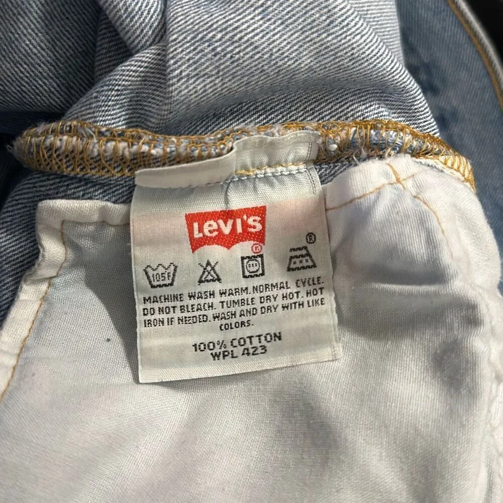 Vintage 90s Levi’s Mens 501 Straight Jeans size W36 x L34 Button‎ Fly Light Wash